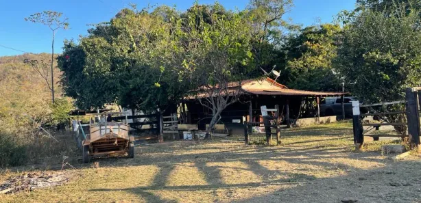 Fazenda/Sítio com 2 Quartos à venda, 108000m² no , Buritis
