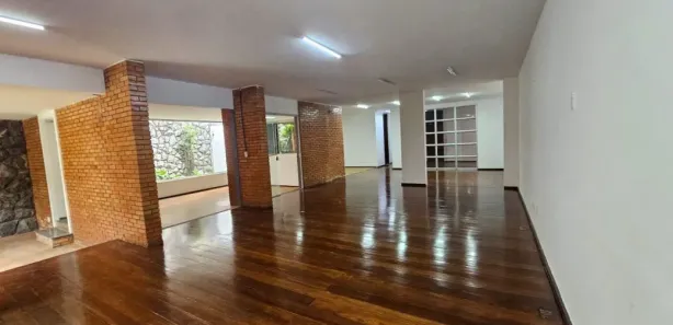 Casa com 1 Quarto para alugar, 758m² no Santo Antônio, Belo Horizonte