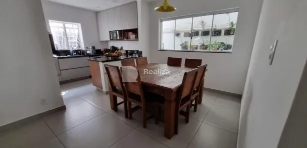 Sobrado com 3 Quartos à venda, 300m² no Vila São Geraldo, Taubaté