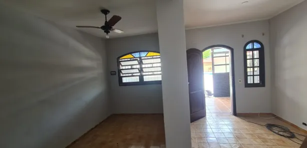 Casa com 2 Quartos para venda ou aluguel, 100m² no Jardim Helena Maria, Guarujá