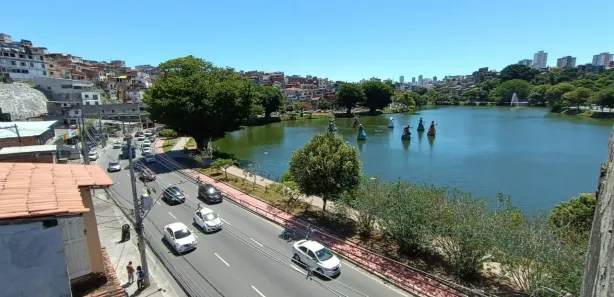 Ponto Comercial com 16 Quartos para venda ou aluguel, 200m² no Engenho Velho de Brotas, Salvador
