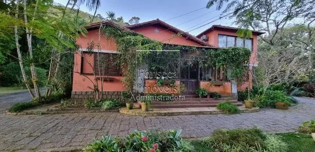 Casa com 7 Quartos para alugar, 275m² no Carangola, Petrópolis
