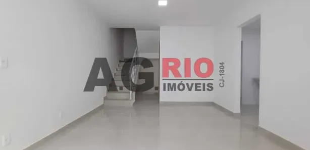 Casa de Condomínio com 2 Quartos para alugar, 75m² no Vila Valqueire, Rio de Janeiro
