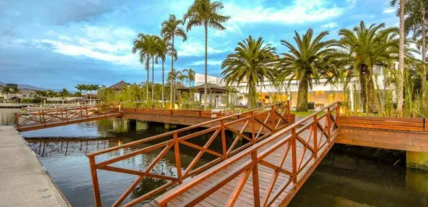 Casa de Condomínio com 7 Quartos à venda, 1200m² no Balneario Praia do Perequê, Guarujá