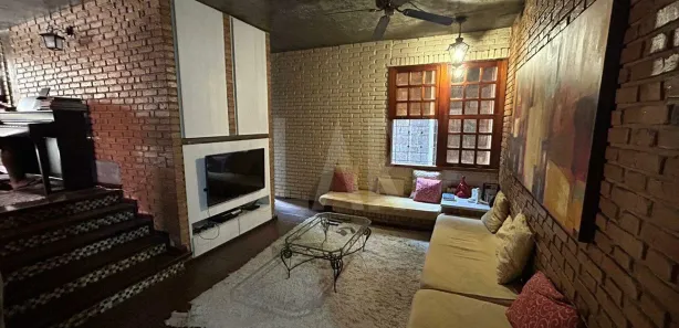 Casa com 6 Quartos à venda, 270m² no São José, Belo Horizonte