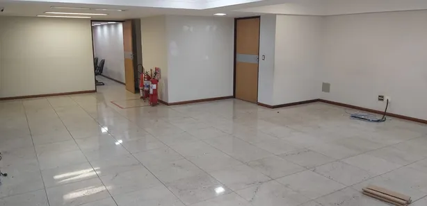 Sala Comercial para venda ou aluguel, 425m² no Santo Antônio, Recife