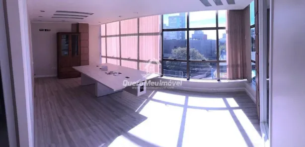 Sala Comercial à venda, 101m² no São Pelegrino, Caxias do Sul