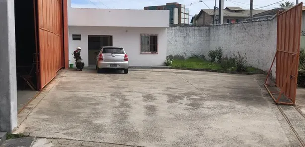 Galpão/Depósito/Armazém com 1 Quarto para alugar, 750m² no Buraquinho, Lauro de Freitas