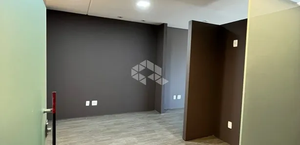 Sala Comercial à venda, 114m² no Panazzolo, Caxias do Sul