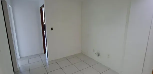 Sala Comercial para alugar, 32m² no Quarteirão Brasileiro, Petrópolis