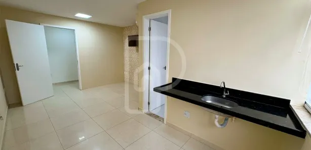 Sala Comercial para alugar, 25m² no Candelária, Natal