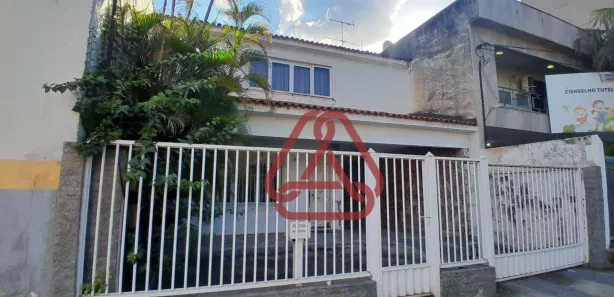 Casa com 4 Quartos para alugar, 306m² no Centro, Nova Iguaçu