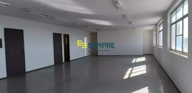 Sala Comercial para alugar, 135m² no Santa Efigênia, Belo Horizonte
