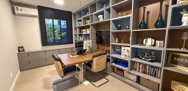 Casa de Condomínio com 5 Quartos à venda, 500m² no Adrianópolis, Manaus