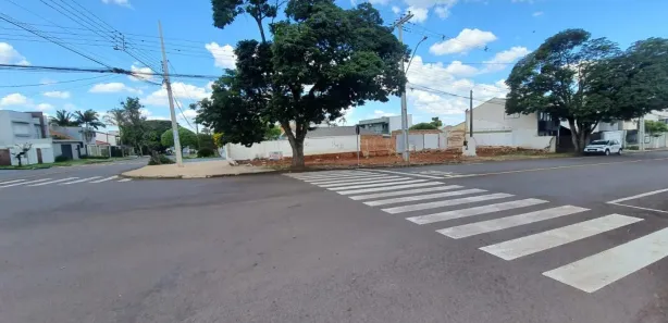 Lote/Terreno para alugar, 420m² no Centro, Campo Mourão