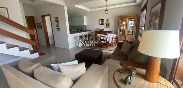 Sobrado com 4 Quartos à venda, 225m² no Parque 35, Guaíba