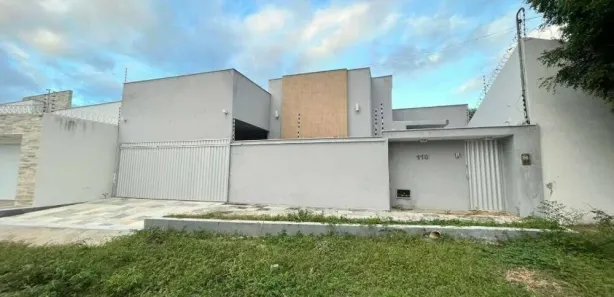 Casa com 3 Quartos à venda, 189m² no Alto do Açude, Pau dos Ferros