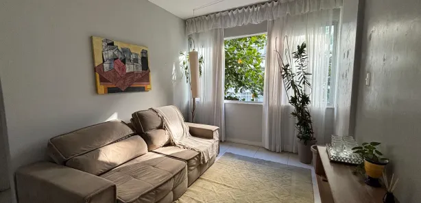 Apartamento com 2 Quartos para alugar, 90m² no Leme, Rio de Janeiro