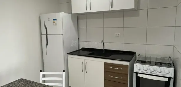 Kitnet com 1 Quarto para alugar, 27m² no Vila Santo Antônio, Maringá