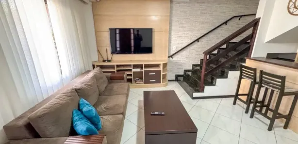 Sobrado com 4 Quartos para alugar, 290m² no Centro, Balneário Camboriú