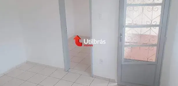 Casa com 3 Quartos à venda, 180m² no Primeiro de Maio, Belo Horizonte