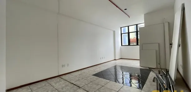 Sala Comercial para alugar, 21m² no Santa Efigênia, Belo Horizonte