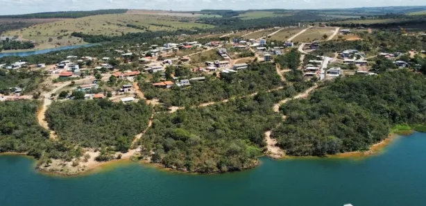 Fazenda/Sítio com 2 Quartos para venda ou aluguel, 200m² no , Abadiânia