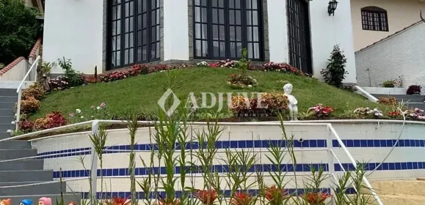 Casa com 4 Quartos para venda ou aluguel, 216m² no Cascatinha, Petrópolis