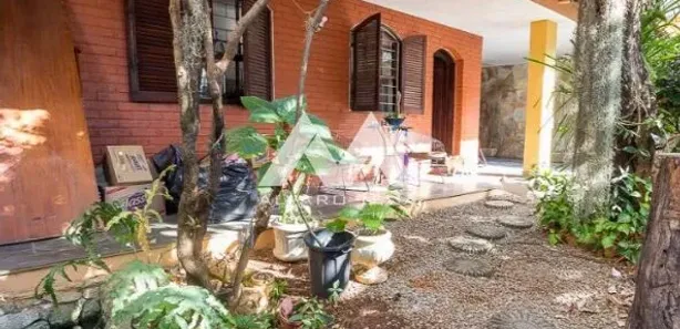 Casa com 8 Quartos para alugar, 360m² no Serra, Belo Horizonte