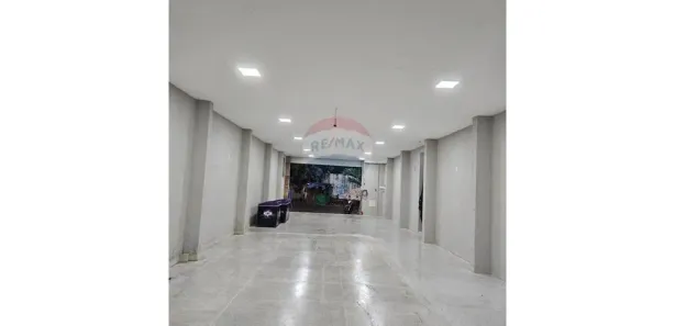 Ponto Comercial para alugar, 185m² no Vila Canária, Salvador