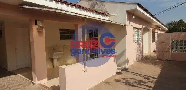 Casa com 3 Quartos para venda ou aluguel, 200m² no Vila Indaiá, Rio Claro