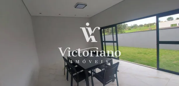 Casa de Condomínio com 4 Quartos para venda ou aluguel, 243m² no Riviera de Santa Cristina I, Arandu