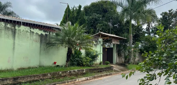 Fazenda/Sítio com 4 Quartos para alugar, 500m² no , Juatuba
