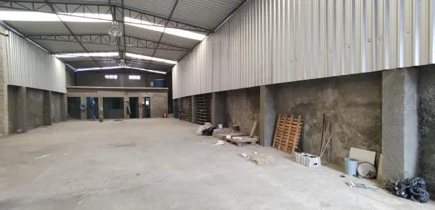 Galpão/Depósito/Armazém para alugar, 400m² no Cascadura, Rio de Janeiro