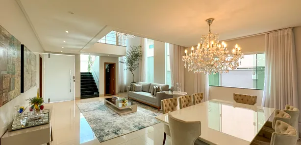 Casa com 4 Quartos à venda, 383m² no Jardins Valência, Goiânia