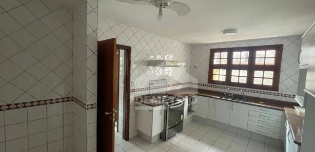 Casa de Condomínio com 3 Quartos para alugar, 400m² no Chácara Olaria, Taubaté
