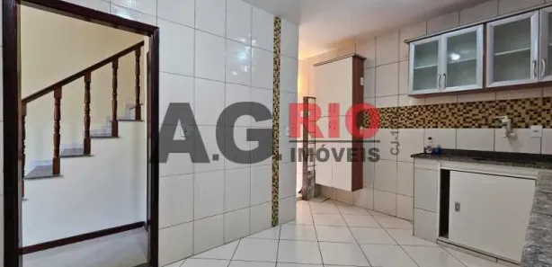 Casa de Condomínio com 2 Quartos para alugar, 93m² no Vila Valqueire, Rio de Janeiro