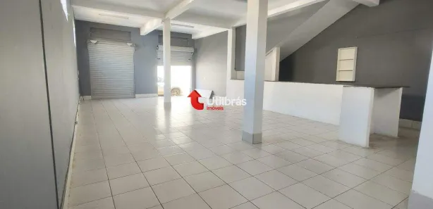 Ponto Comercial para alugar, 122m² no Santa Tereza, Belo Horizonte