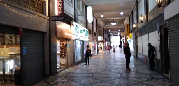 Ponto Comercial para alugar, 96m² no Copacabana, Rio de Janeiro