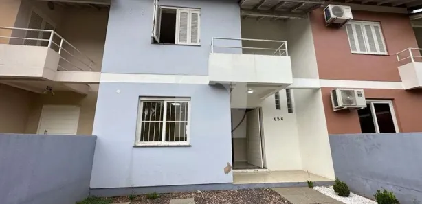 Sobrado com 2 Quartos à venda, 90m² no Loteamento Riva, Portão