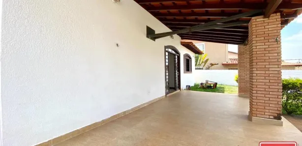 Casa com 3 Quartos para alugar, 250m² no Setor Habitacional Jardim Botânico, Brasília