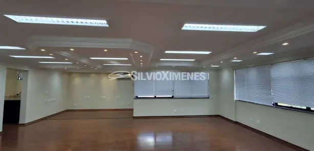 Sala Comercial para alugar, 136m² no Santa Efigênia, Belo Horizonte
