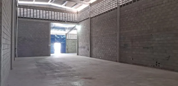 Galpão/Depósito/Armazém para alugar, 450m² no Buraquinho, Lauro de Freitas