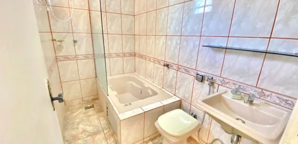 Casa com 2 Quartos para alugar, 70m² no Santa Tereza, Belo Horizonte