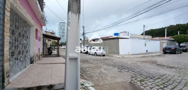 Casa com 4 Quartos à venda, 197m² no Lagoa Nova, Natal