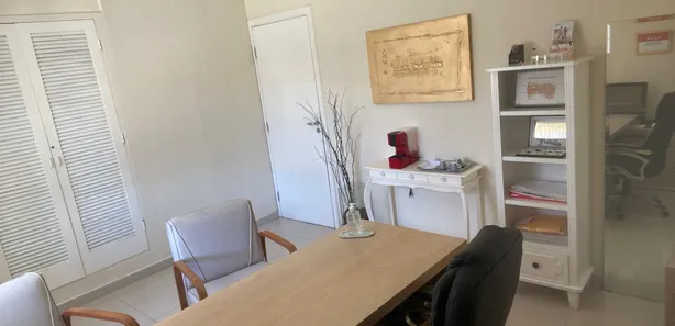 Consultório com 1 Quarto para alugar, 25m² no Pitangueiras, Guarujá