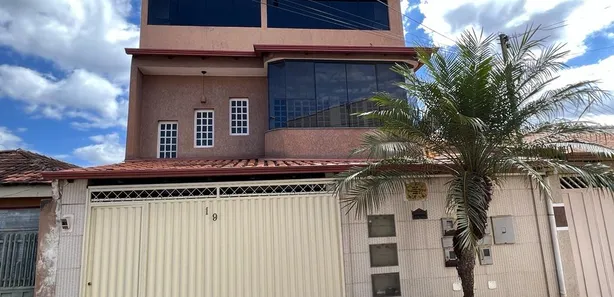 Sobrado com 4 Quartos à venda, 486m² no Setor Oeste, Brasília
