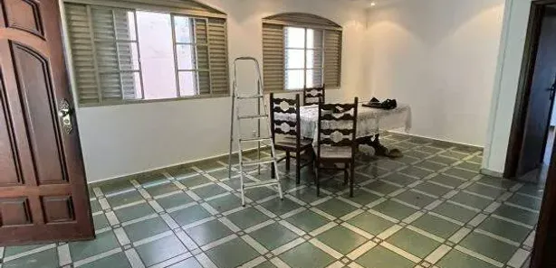 Casa com 3 Quartos para alugar, 300m² no Santa Inês, Betim