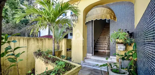 Casa com 5 Quartos para alugar, 520m² no Leme, Rio de Janeiro