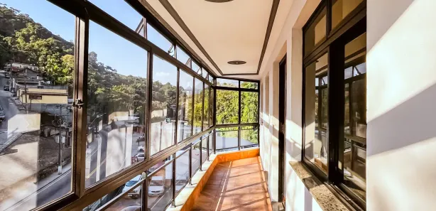 Apartamento com 3 Quartos para alugar, 145m² no Retiro, Petrópolis